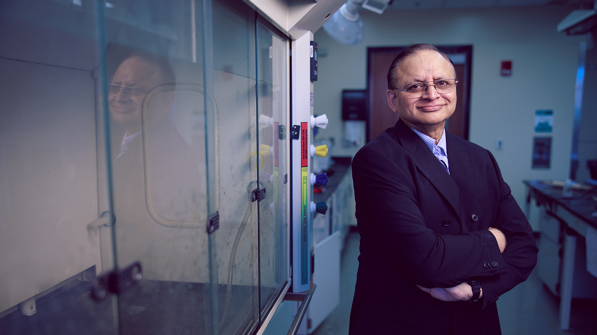 Featured Professor in Lab